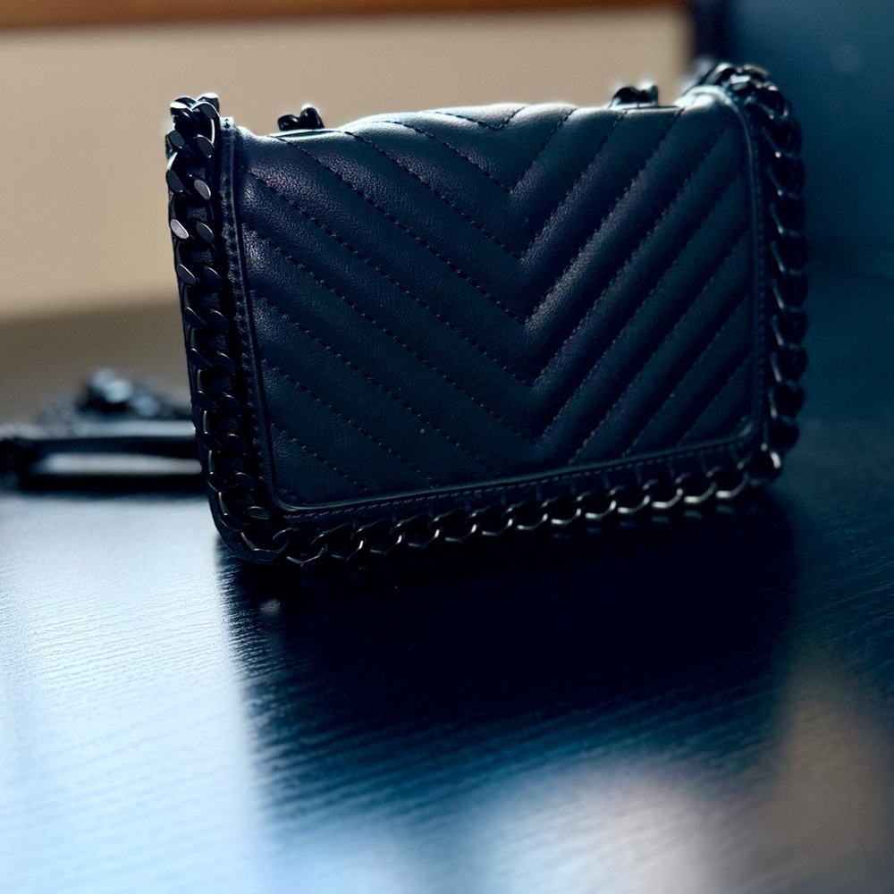 ALDO Black Quilted Chevron Crossbody Bag Matte Black Chain Strap - Picture 14 of 15